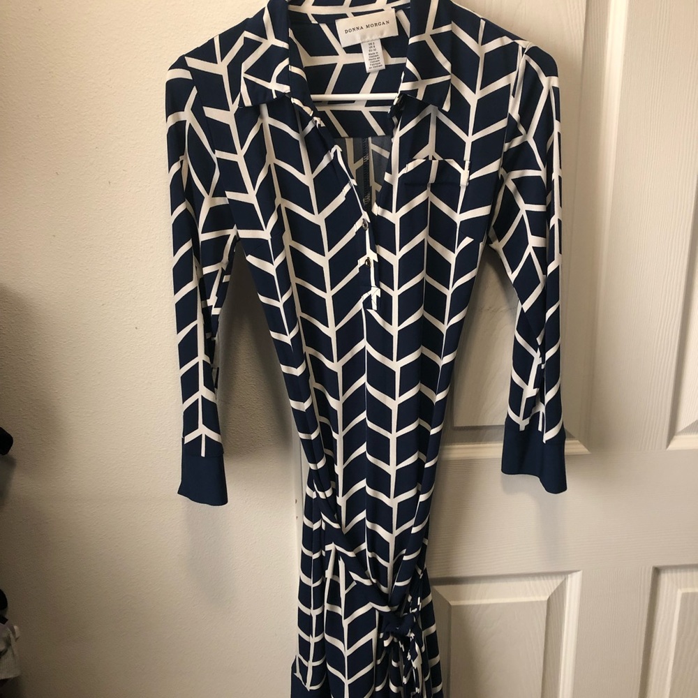Donna Morgan navy chevron dress